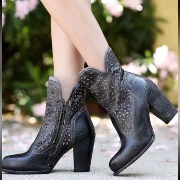 Bed Stu Irma Graphito‎ Rustic Black Ankle Boots perforated leather 8.5 - Picture 1 of 11
